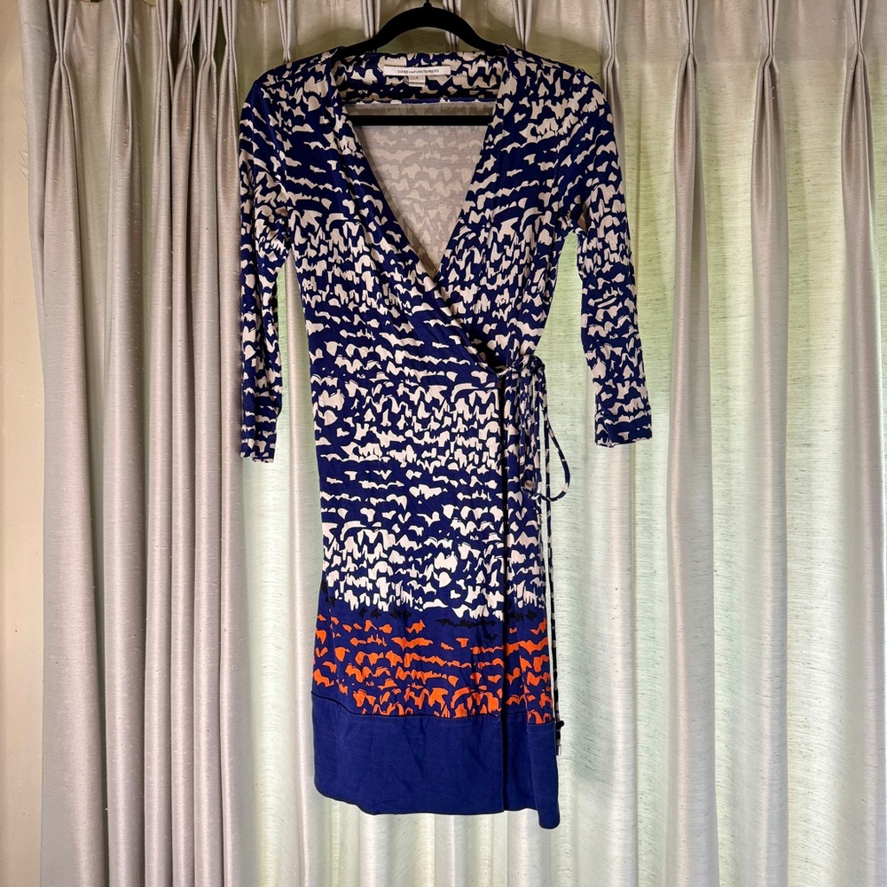 Authentic, Diane Von Furstenburg iconic jersey wrap dress. Like new